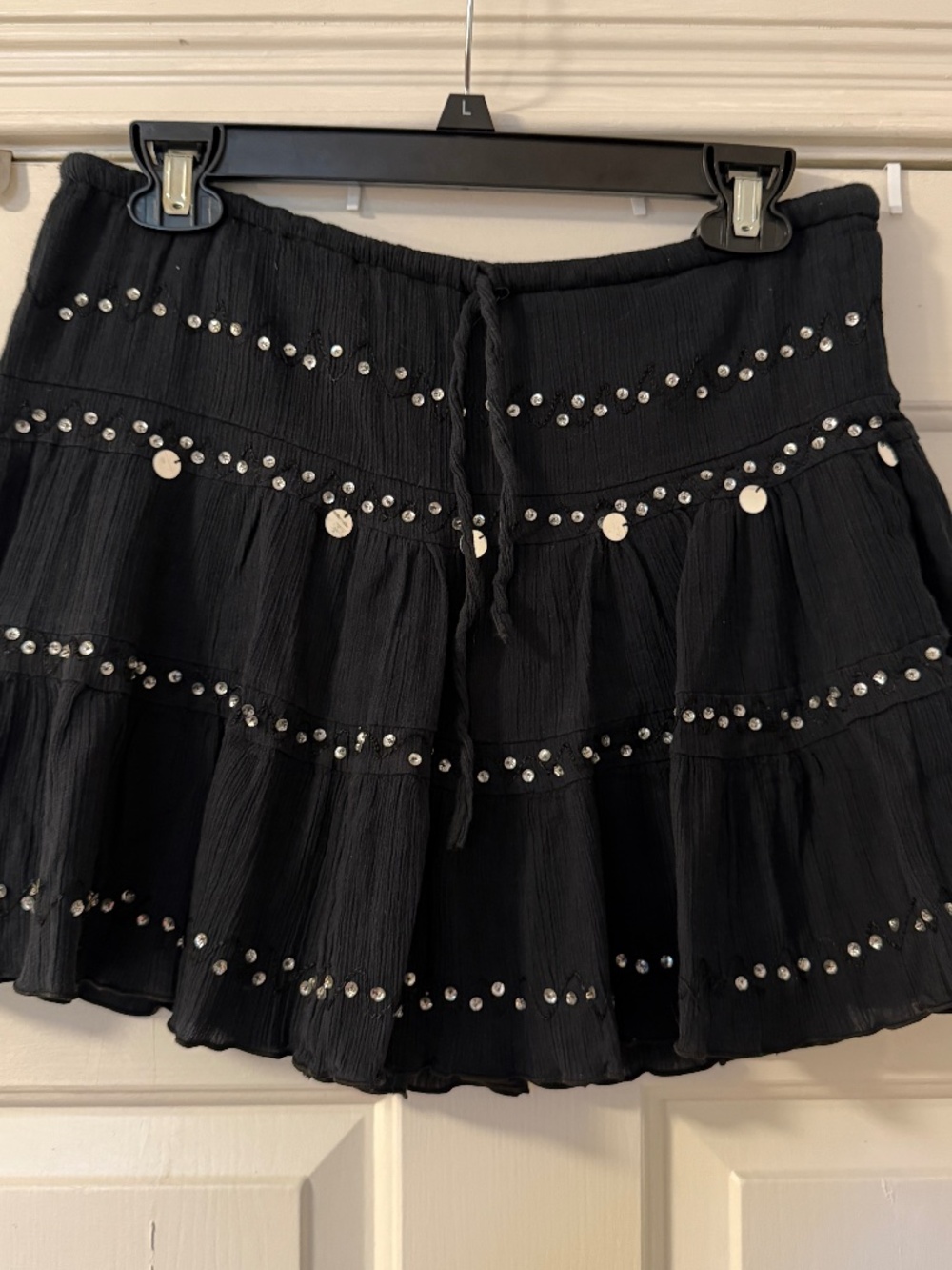 Want! Vintage Y2K Black Crinkle Tiered Mini Skirt Women's Large Sequined Boho